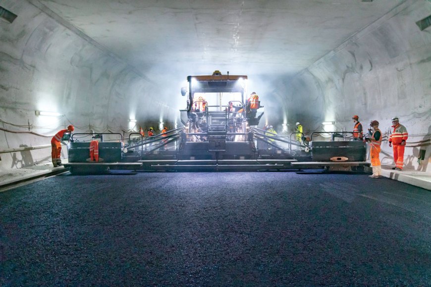 Vögele | Smart road construction in the widest tunnel in Switzerland