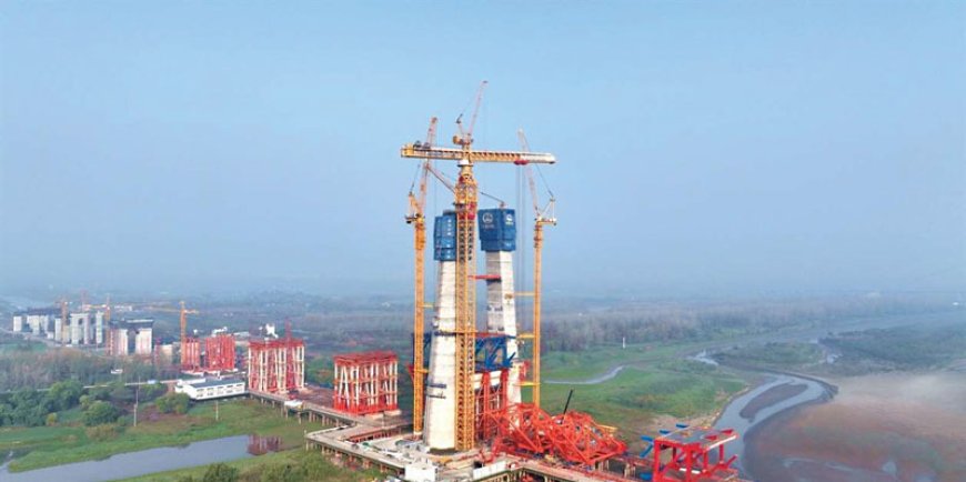 World’s largest TOWER CRANE put to work
