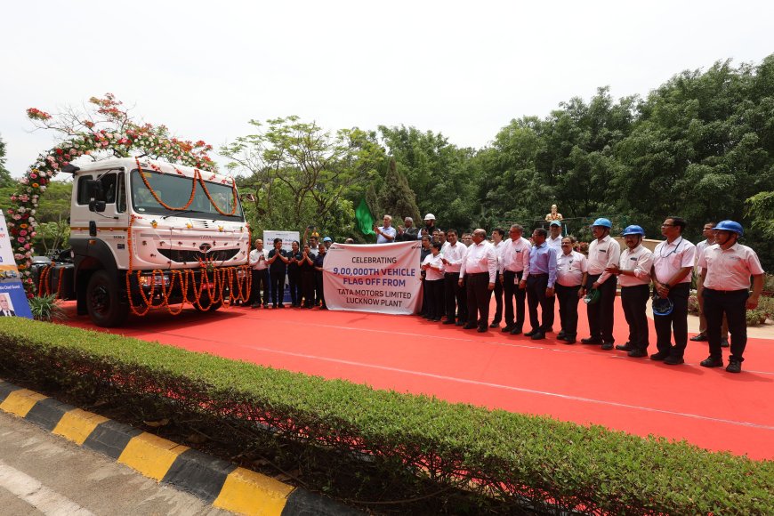 Tata Motors celebrates 9,00,000th vehicle rollout from its Lucknow facility