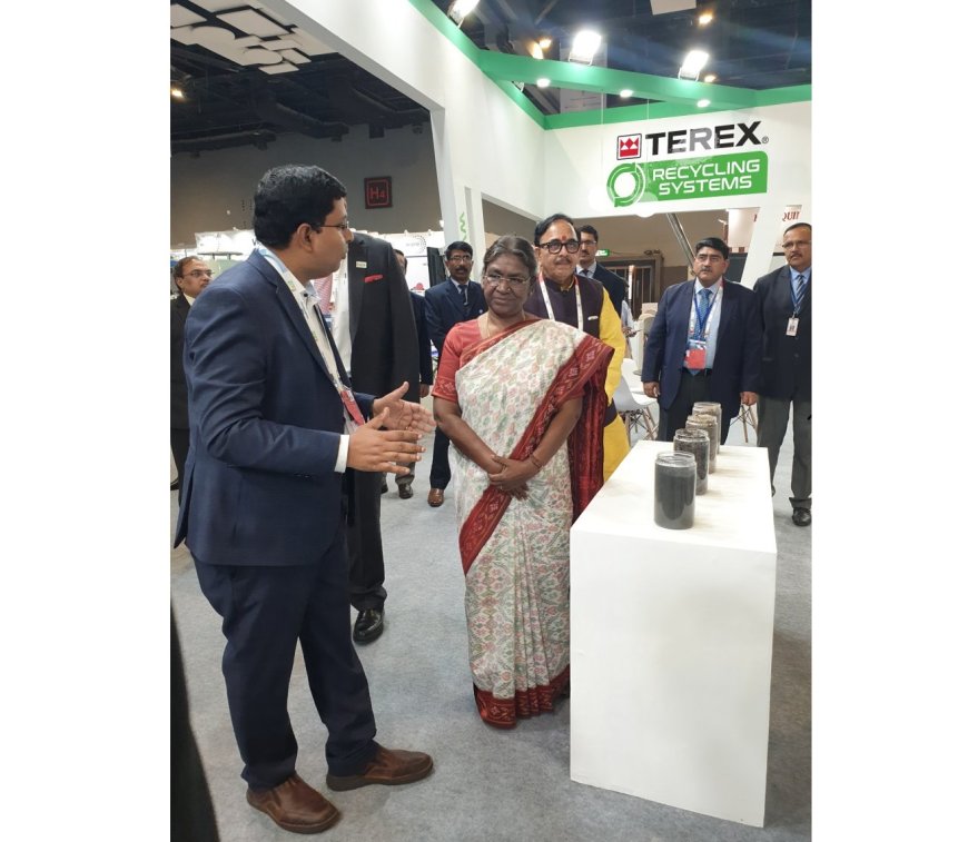 President of India visits Terex Recycling Systems stall at CII&#8217;s Water and Waste Expo Show.